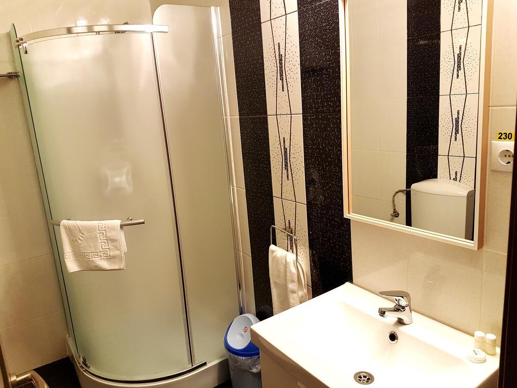 Hotel Mic Bukares Bagian luar foto