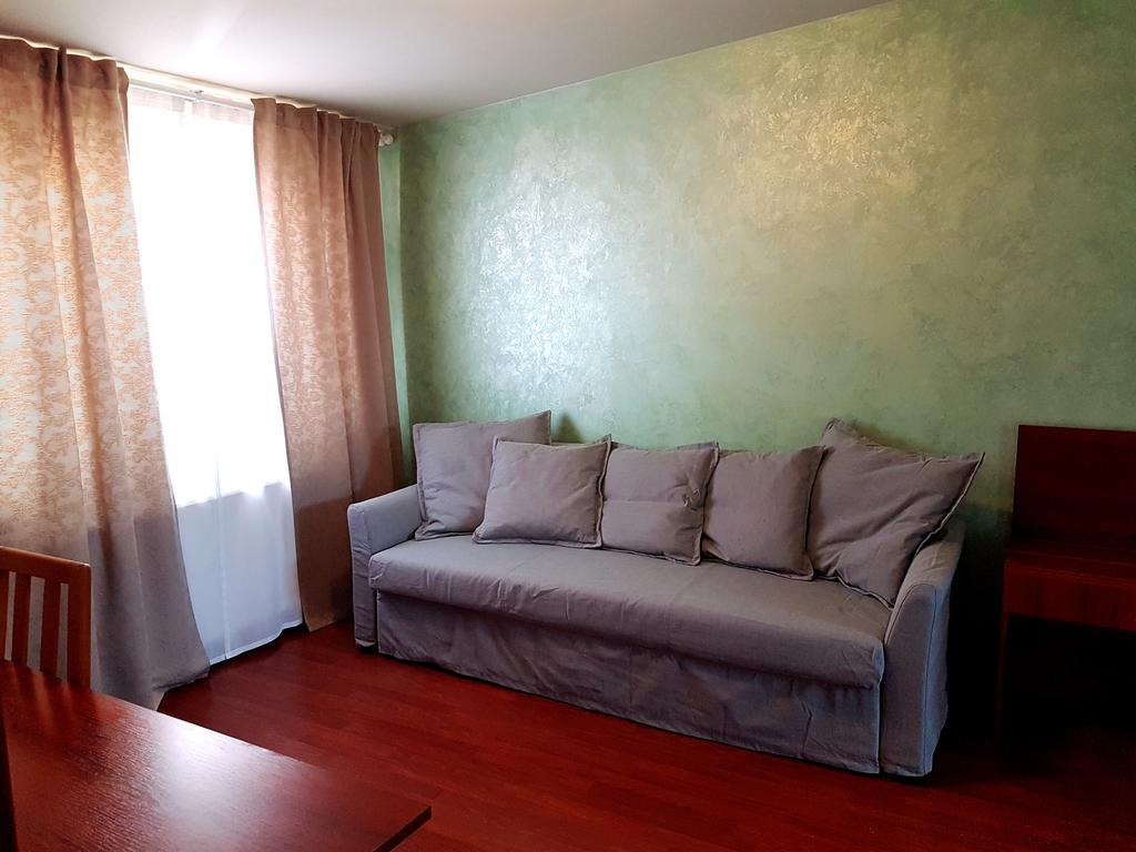 Hotel Mic Bukares Bagian luar foto