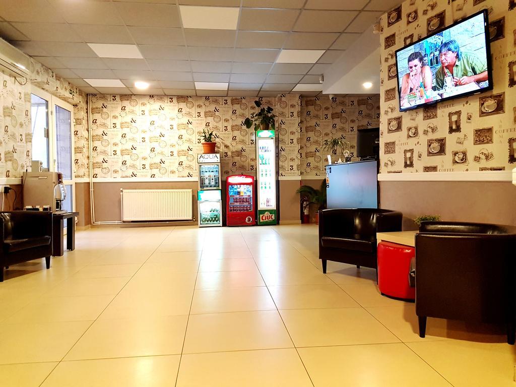 Hotel Mic Bukares Bagian luar foto